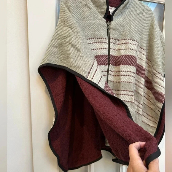 Free People | Boho Hippie Swept Away Zip-Up Ruana Cape Poncho Size O/S - Picture 5 of 10